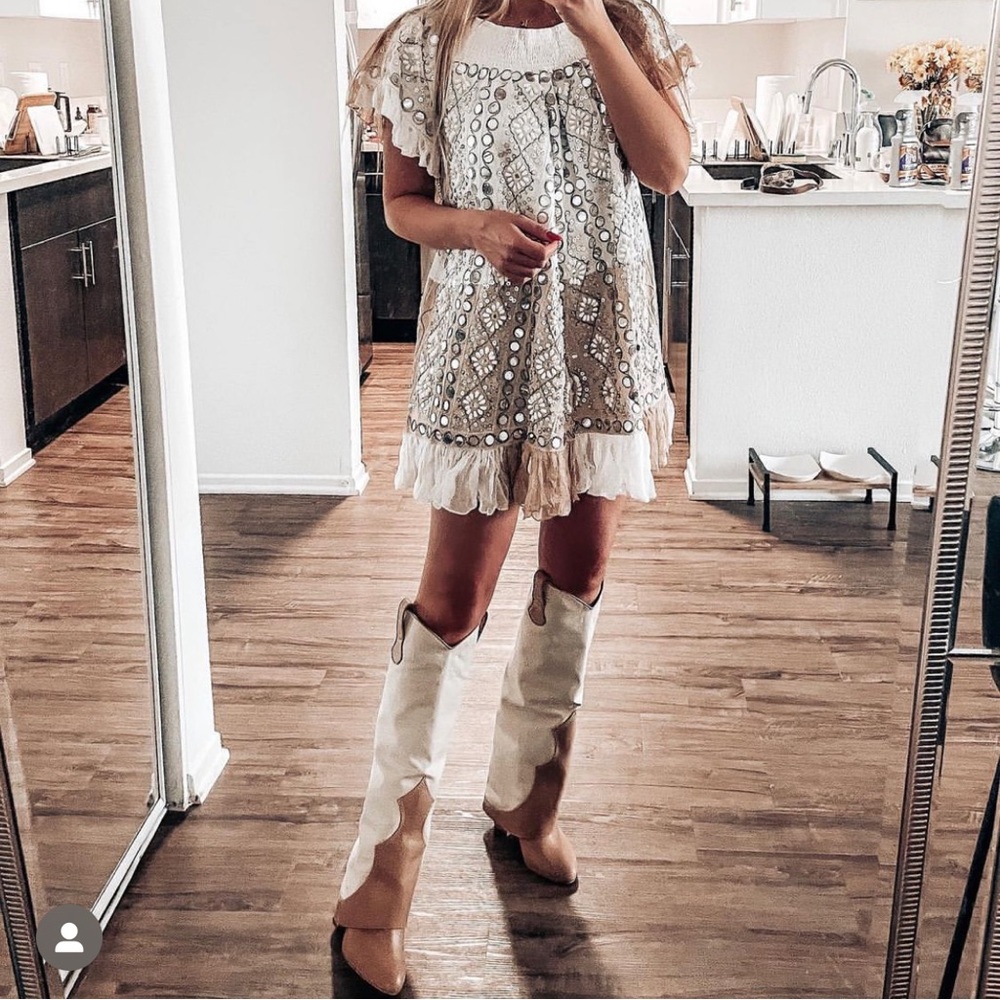 Elegant Cream Lace Mini‎ Dress